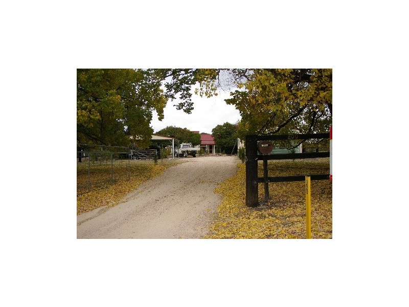 57 Leece Road, Uralla NSW 2358