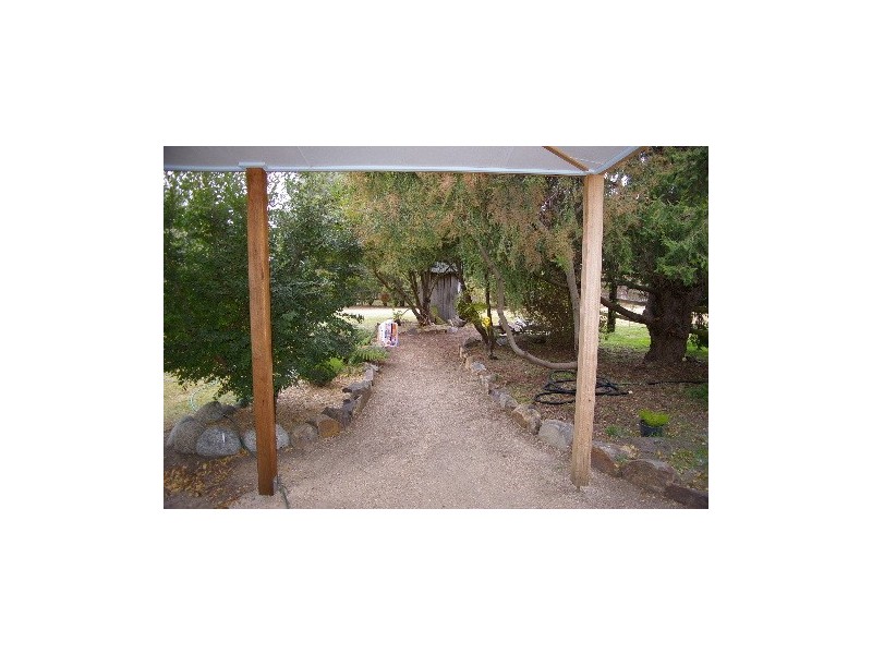 57 Leece Road, Uralla NSW 2358