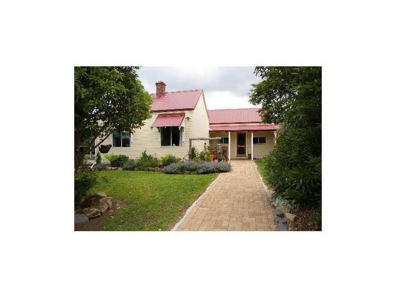 57 Leece Road, Uralla NSW 2358