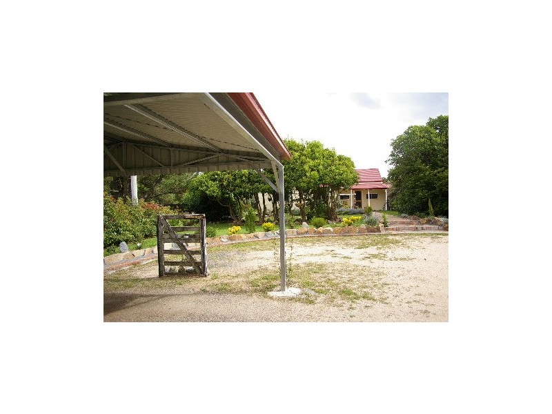 57 Leece Road, Uralla NSW 2358