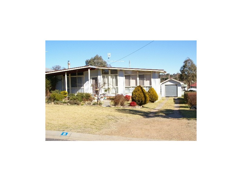 6 Salisbury Street, Uralla NSW 2358