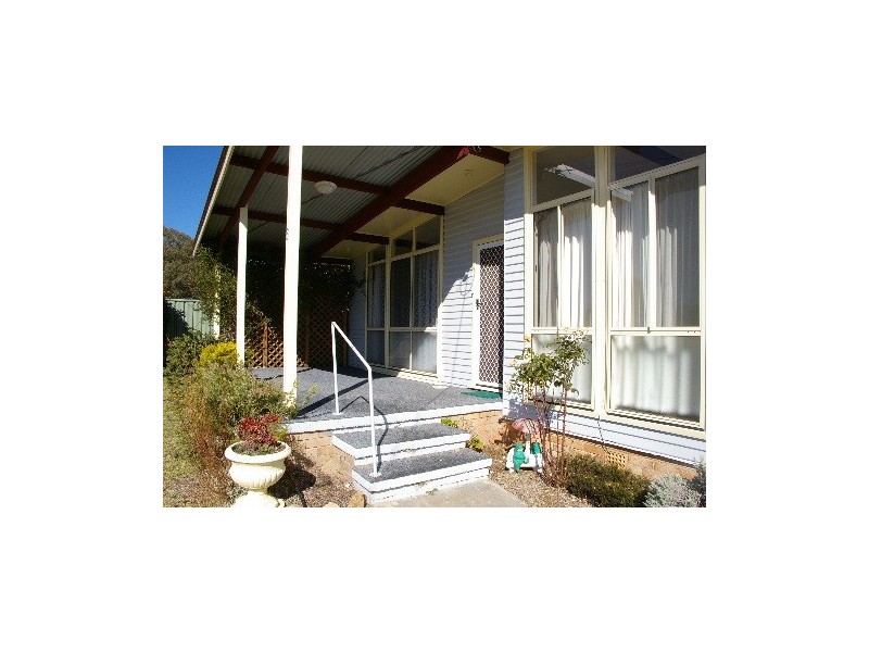 6 Salisbury Street, Uralla NSW 2358