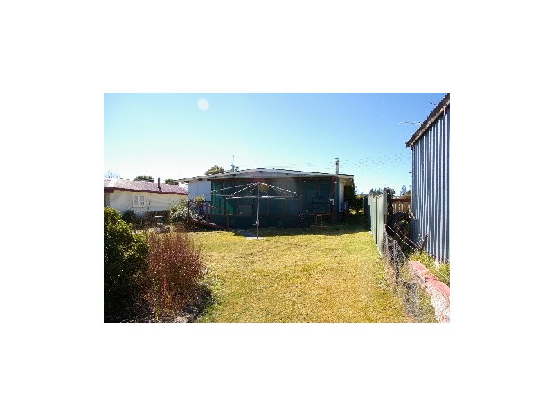6 Salisbury Street, Uralla NSW 2358