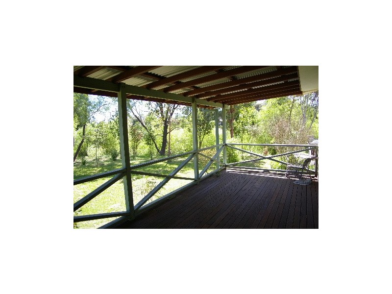 18 East Street, Uralla NSW 2358