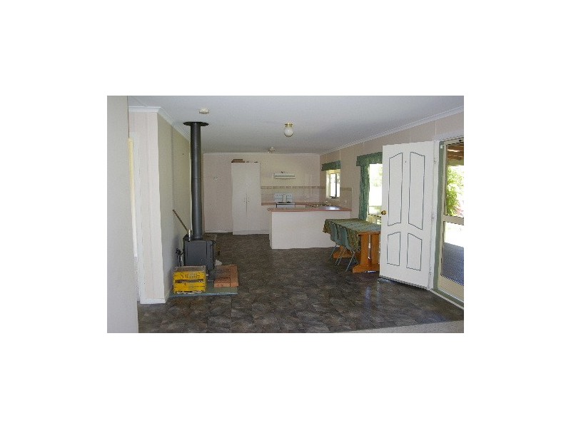 18 East Street, Uralla NSW 2358