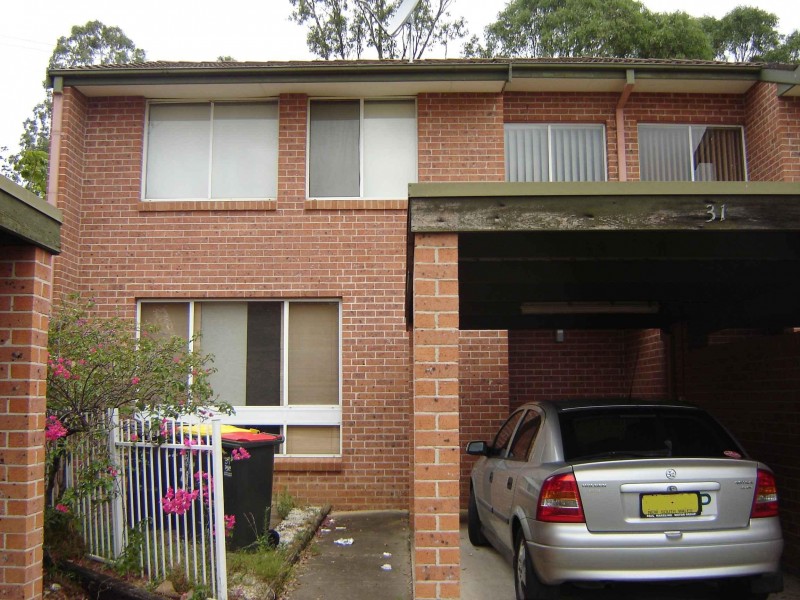 31/6 Jacquinot Pl, Glenfield NSW 2167