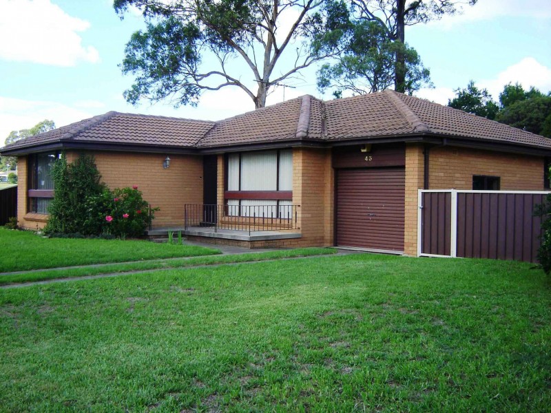 43 Koala Ave, Ingleburn NSW 2565