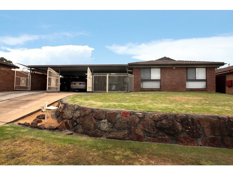 13 Goroka St, Glenfield NSW 2167