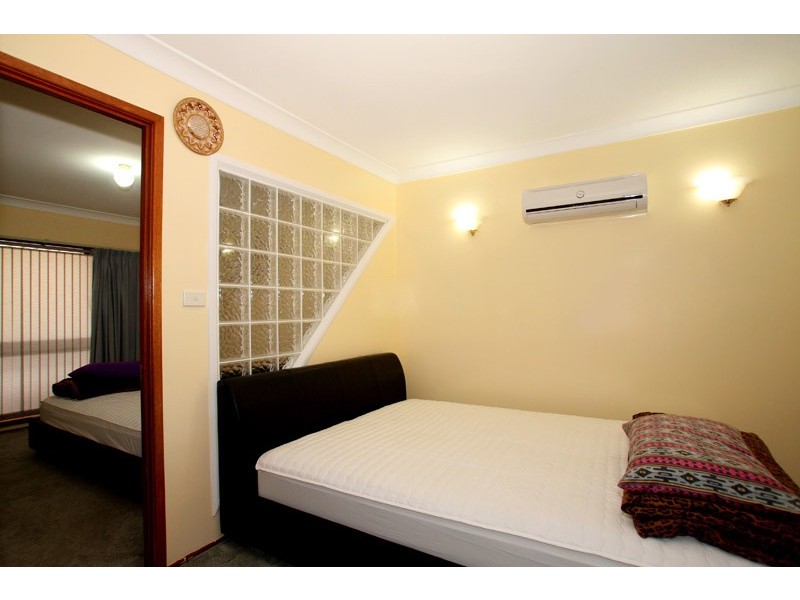 13 Goroka St, Glenfield NSW 2167