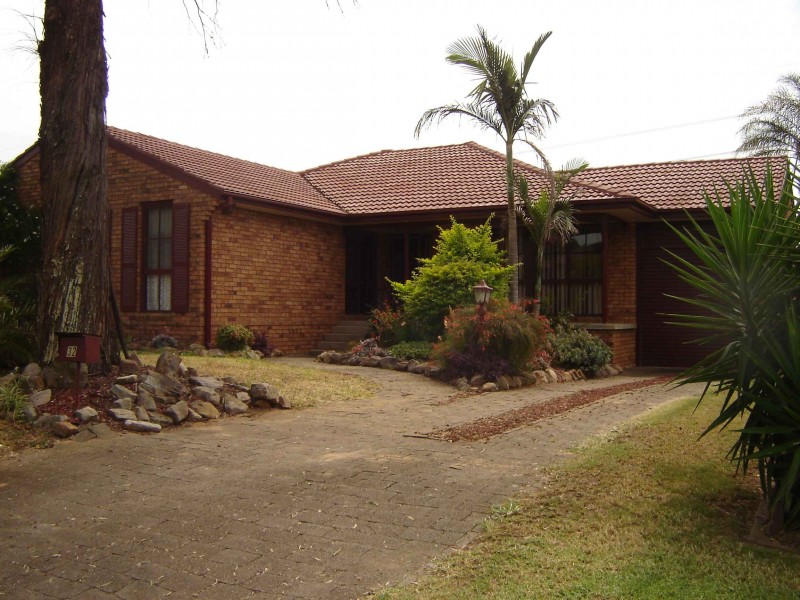 32 Fergusson St, Glenfield NSW 2167