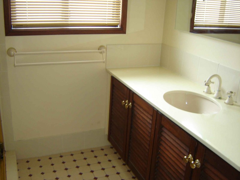 32 Fergusson St, Glenfield NSW 2167