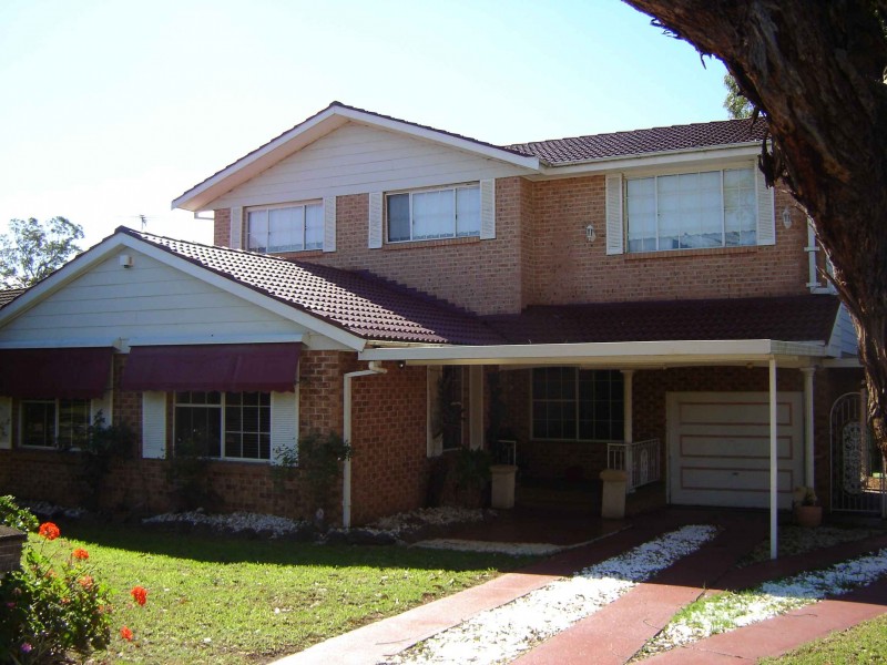 72 Trobriand Cres, Glenfield NSW 2167