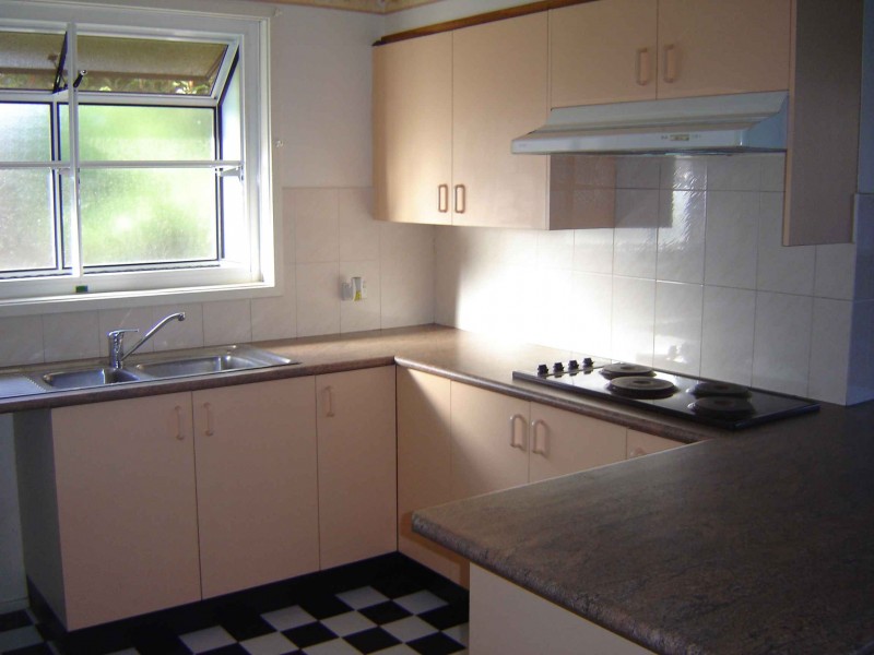 72 Trobriand Cres, Glenfield NSW 2167