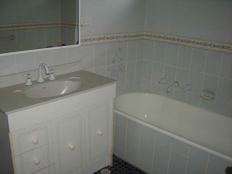 22 Micawber St, Ambarvale NSW 2560