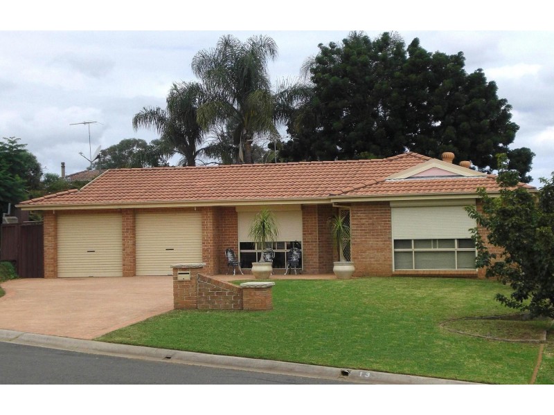 13 Marsanne Pl, Eschol Park NSW 2558