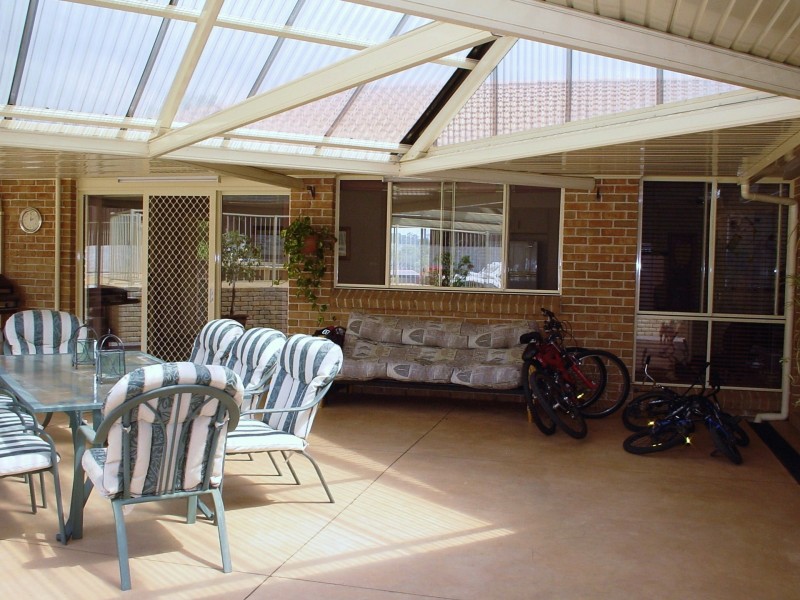 13 Marsanne Pl, Eschol Park NSW 2558