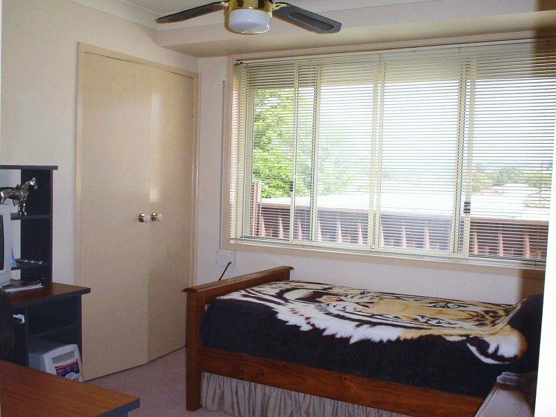 13 Marsanne Pl, Eschol Park NSW 2558