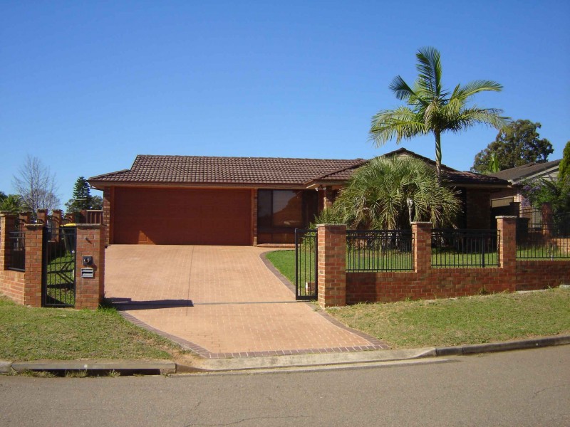 1 Cress Pl, Macquarie Fields NSW 2564