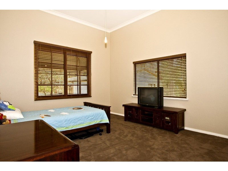 9 Wills Rd, Long Point NSW 2564