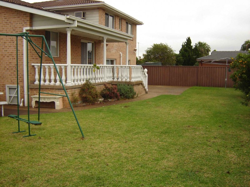 49 Adrian St, Macquarie Fields NSW 2564