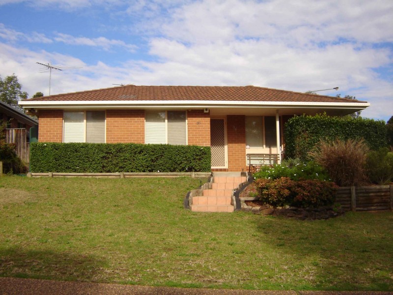 35 Mary St, Macquarie Fields NSW 2564