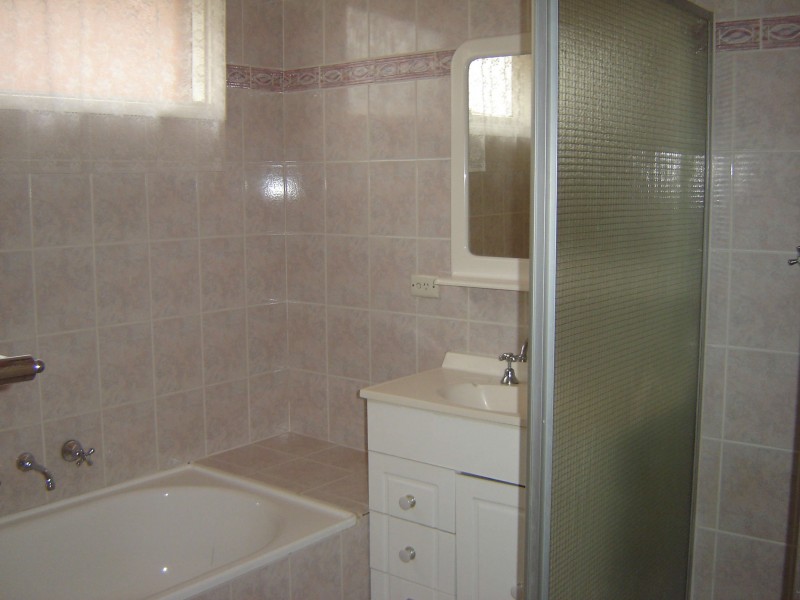 5 Kikori Place, Glenfield NSW 2167