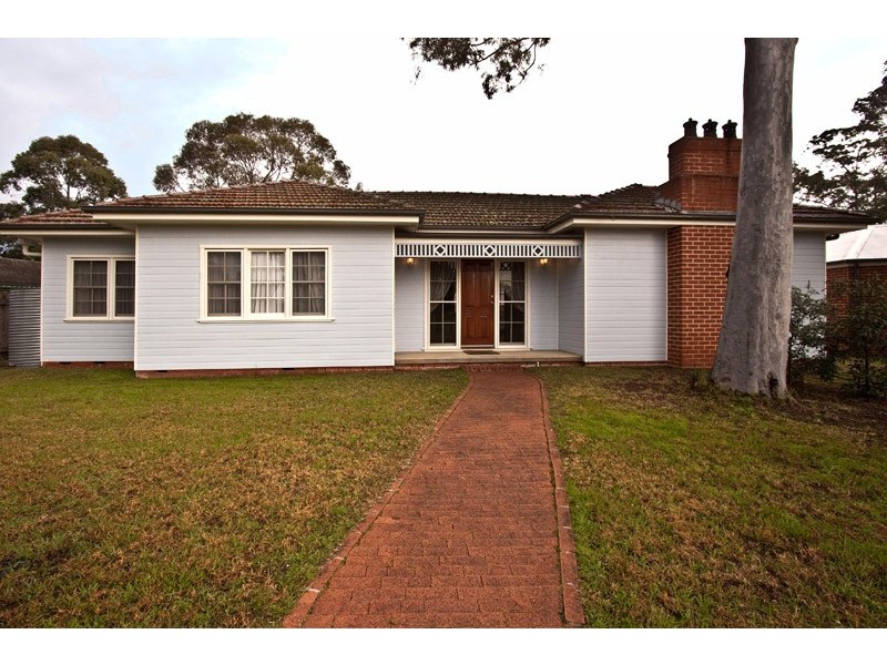 2 Cyprus St, Macquarie Fields NSW 2564