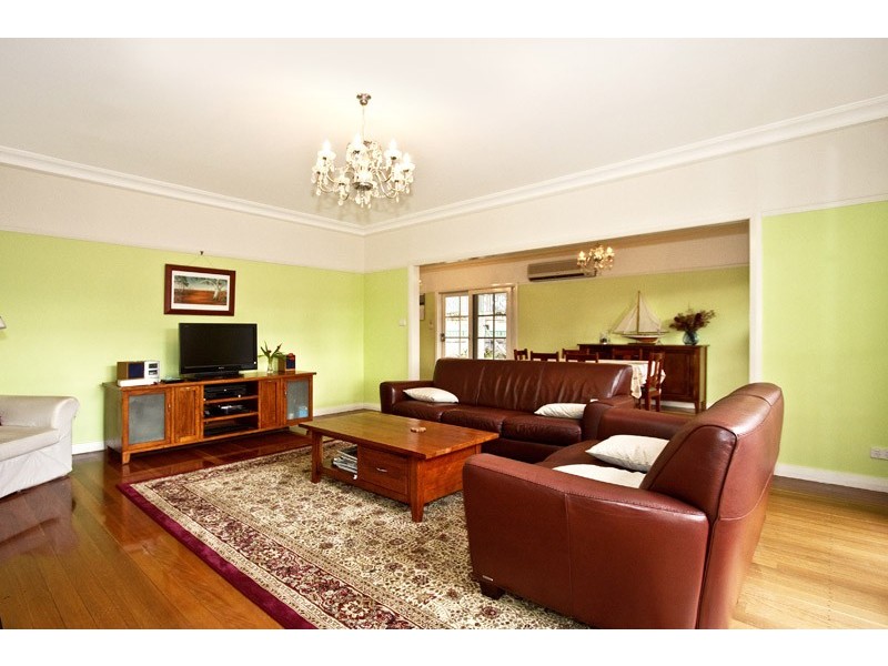 2 Cyprus St, Macquarie Fields NSW 2564