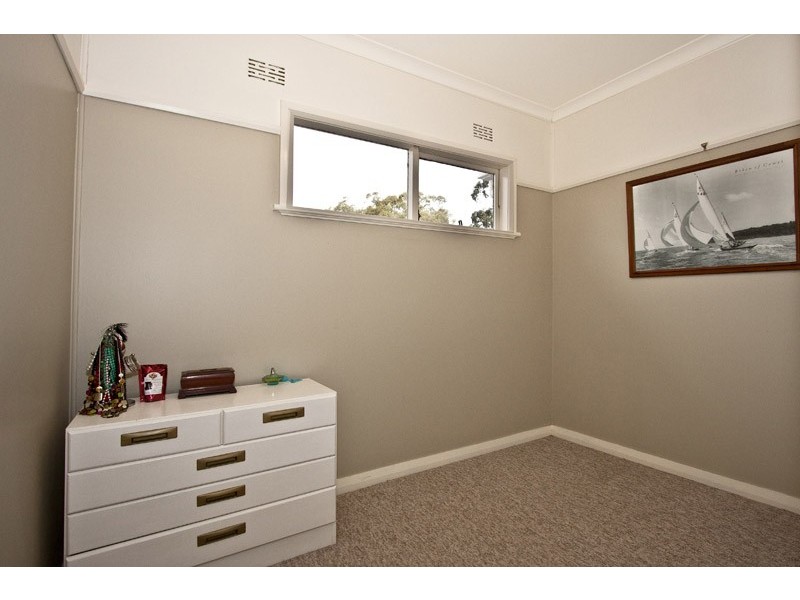 2 Cyprus St, Macquarie Fields NSW 2564