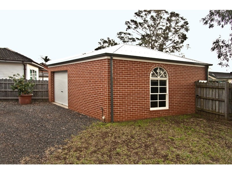 2 Cyprus St, Macquarie Fields NSW 2564