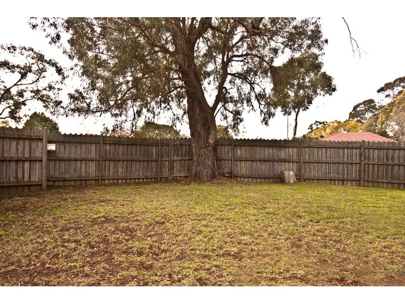 2 Cyprus St, Macquarie Fields NSW 2564