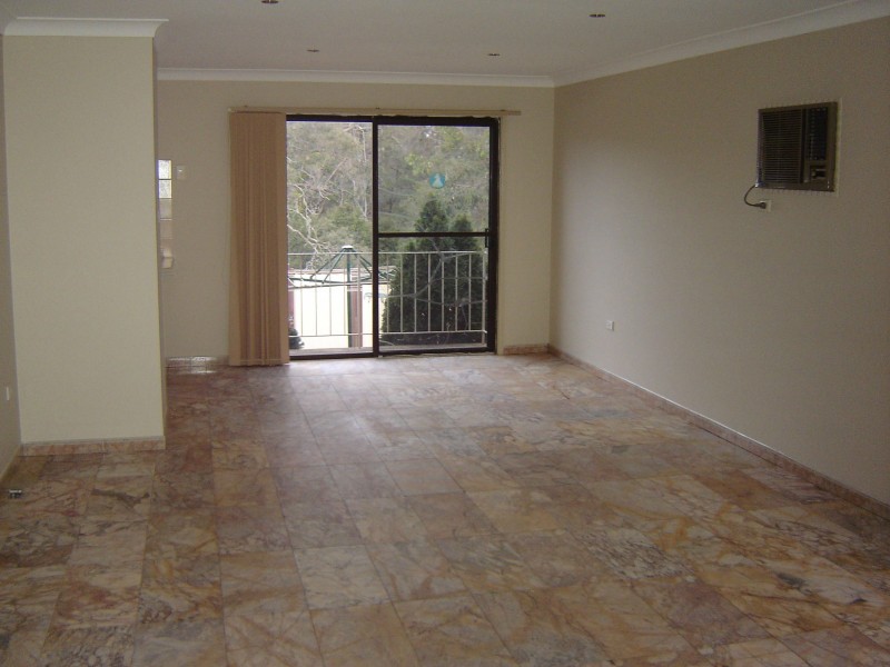 7 Madang Pl, Glenfield NSW 2167