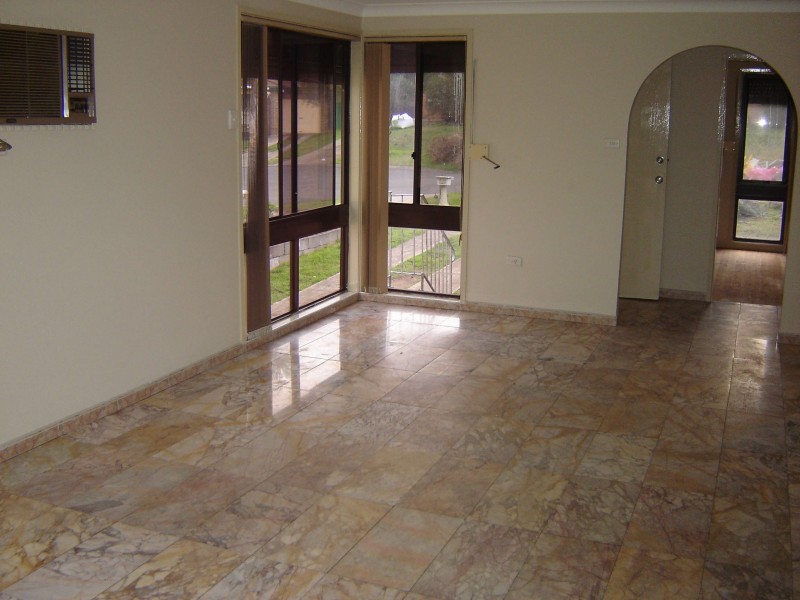 7 Madang Pl, Glenfield NSW 2167
