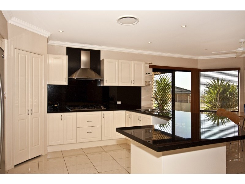 15 Persoonia Cl, Mount Annan NSW 2567