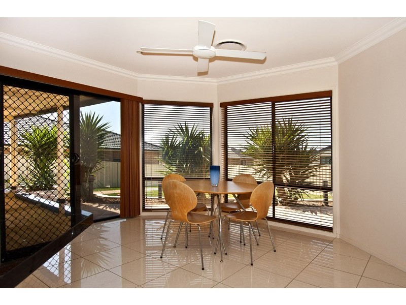 15 Persoonia Cl, Mount Annan NSW 2567