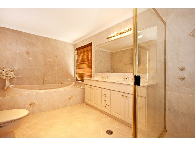 15 Persoonia Cl, Mount Annan NSW 2567