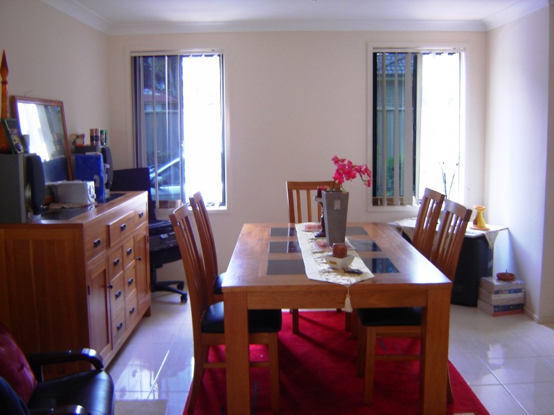 5/2 Baldwin Ave, Glenfield NSW 2167