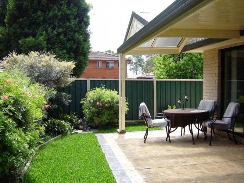 5/2 Baldwin Ave, Glenfield NSW 2167