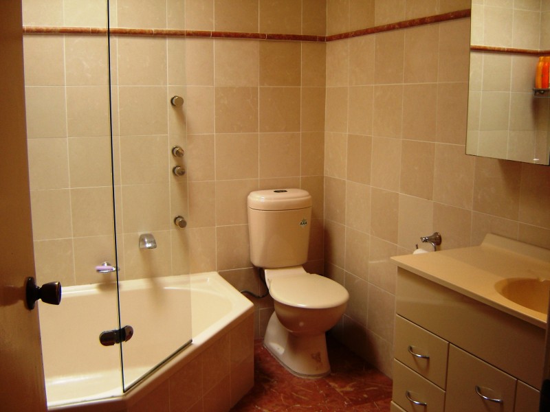 9 Calvados St, Glenfield NSW 2167