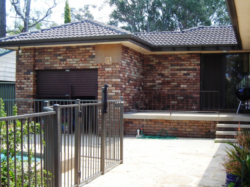 9 Calvados St, Glenfield NSW 2167