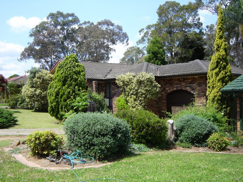 9 Calvados St, Glenfield NSW 2167