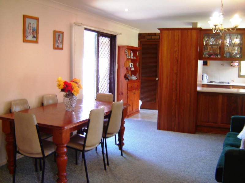 9 Calvados St, Glenfield NSW 2167