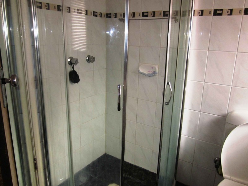 23 Harrow Rd, Glenfield NSW 2167