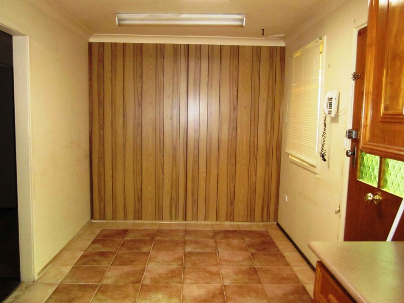 23 Harrow Rd, Glenfield NSW 2167