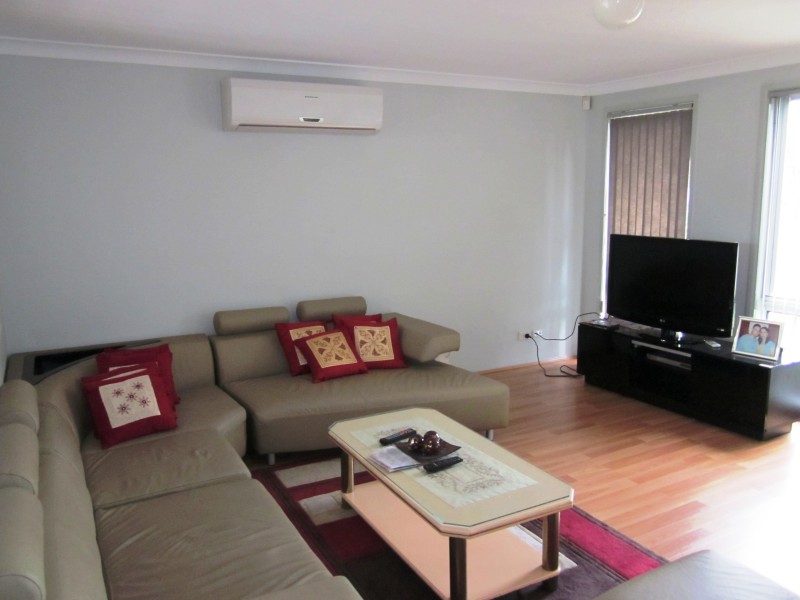 18 Bulmann Ave, Horningsea Park NSW 2171