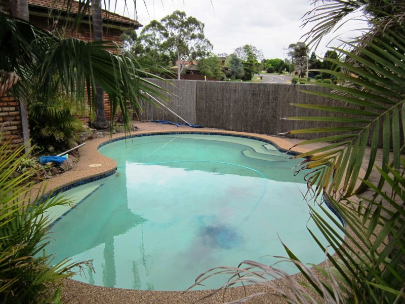 52 Harrow Rd, Glenfield NSW 2167