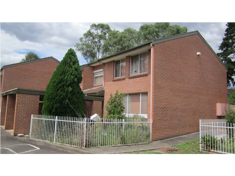 34/6 Jacquinot Pl, Glenfield NSW 2167