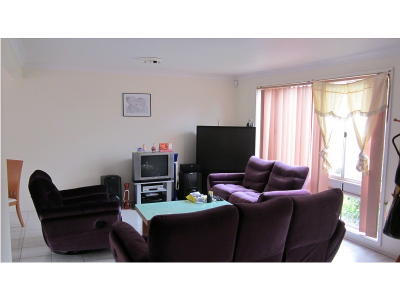 34/6 Jacquinot Pl, Glenfield NSW 2167