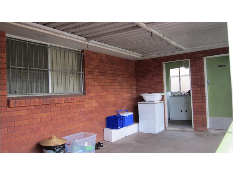 5 Victoria Rd, Macquarie Fields NSW 2564