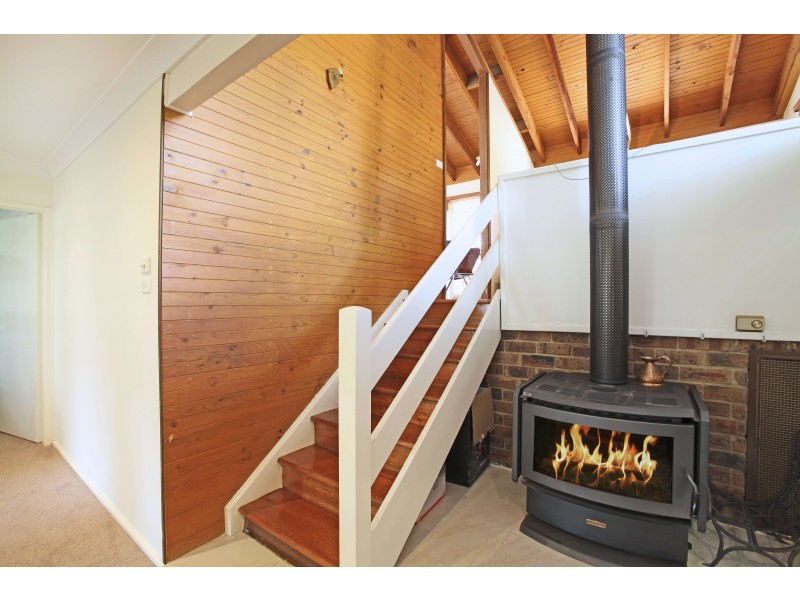 49 Woodlark Pl, Glenfield NSW 2167